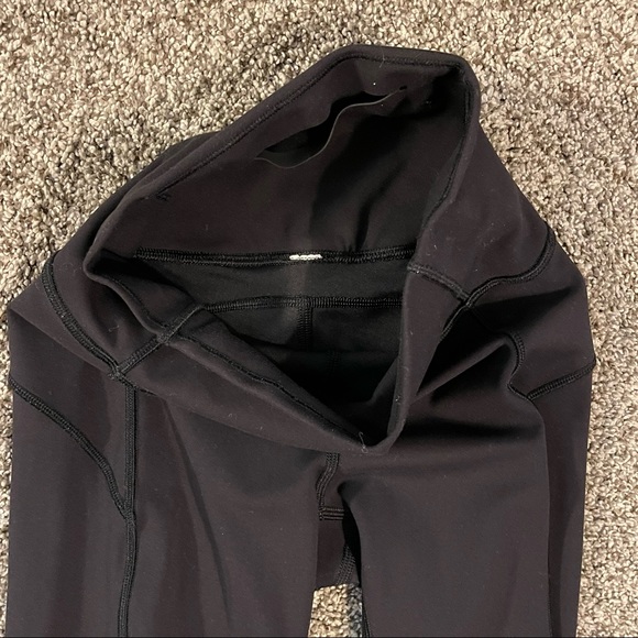 Lululemon In Movement Tight 25" Size 2 - Picture 3 of 9